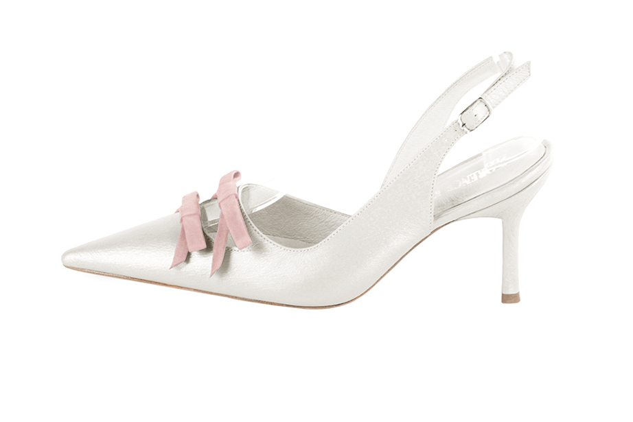 Women's pure white and powder pink elegant slingback heels, with a bow on the front. Pointed toe. High slim heel - Profile view